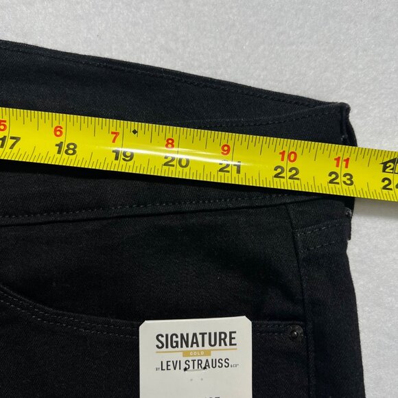 NWT Signature by Levi Strauss Women Mid-Rise Bootcut Stretch Black Jean Plus 24L - Picture 9 of 12